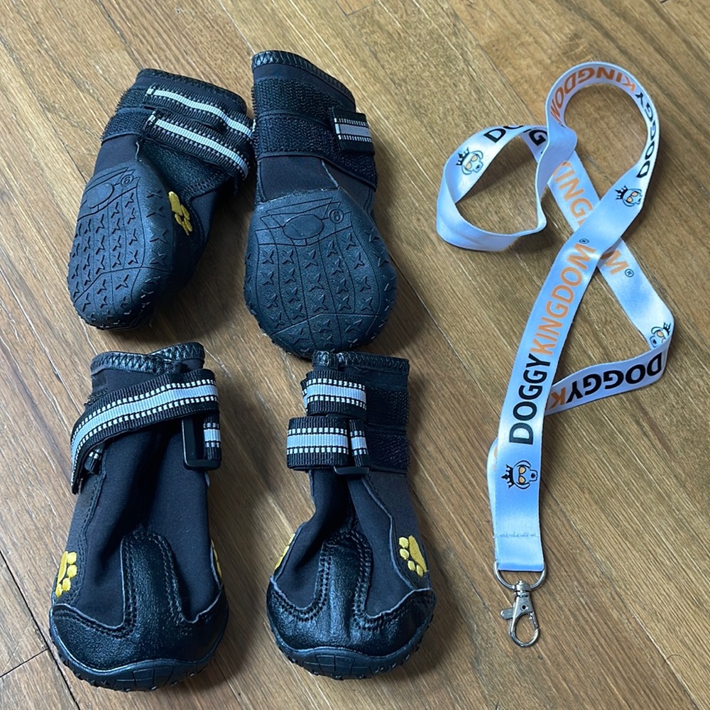 Black and Yellow Reflective Dog Boots | Waterproof | Medium size dogs